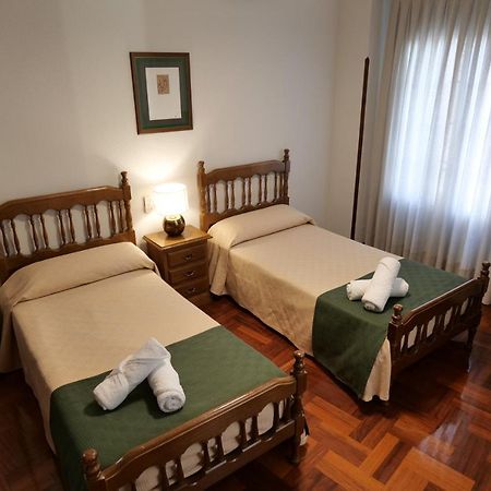 אסטייה Hostal Cristina מראה חיצוני תמונה
