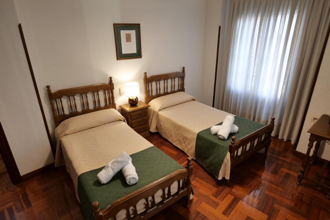 אסטייה Hostal Cristina מראה חיצוני תמונה
